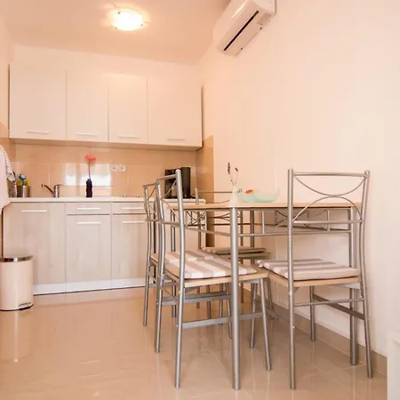 Fuer 3 Personen Ca 35 Qm In Fazana, Istrien Istrische Riviera Apartment *